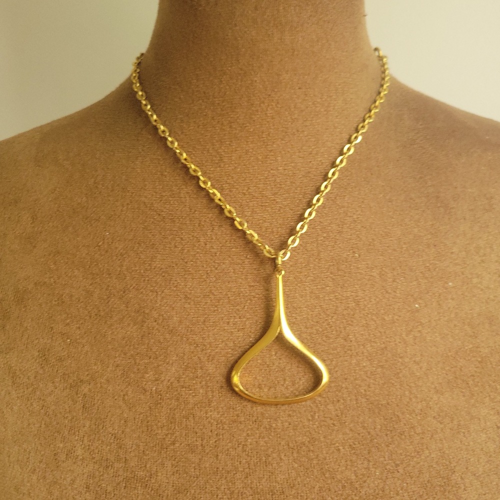 Trifari Vintage Gold Tone Modernist Teardrop Pendant Necklace 18" Size OS